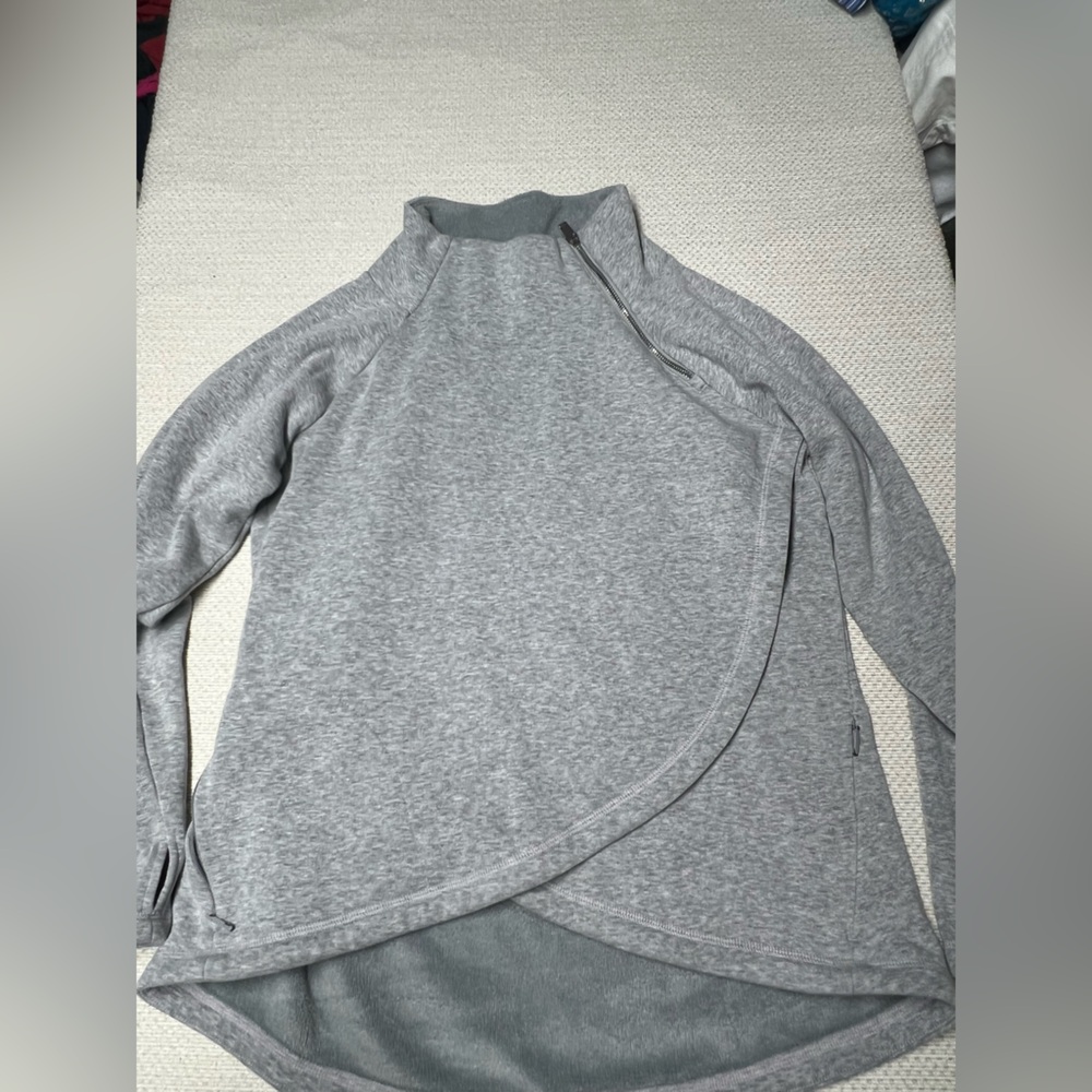 Athleta Women’s Cozy Karma pullover sweatshirt Medium